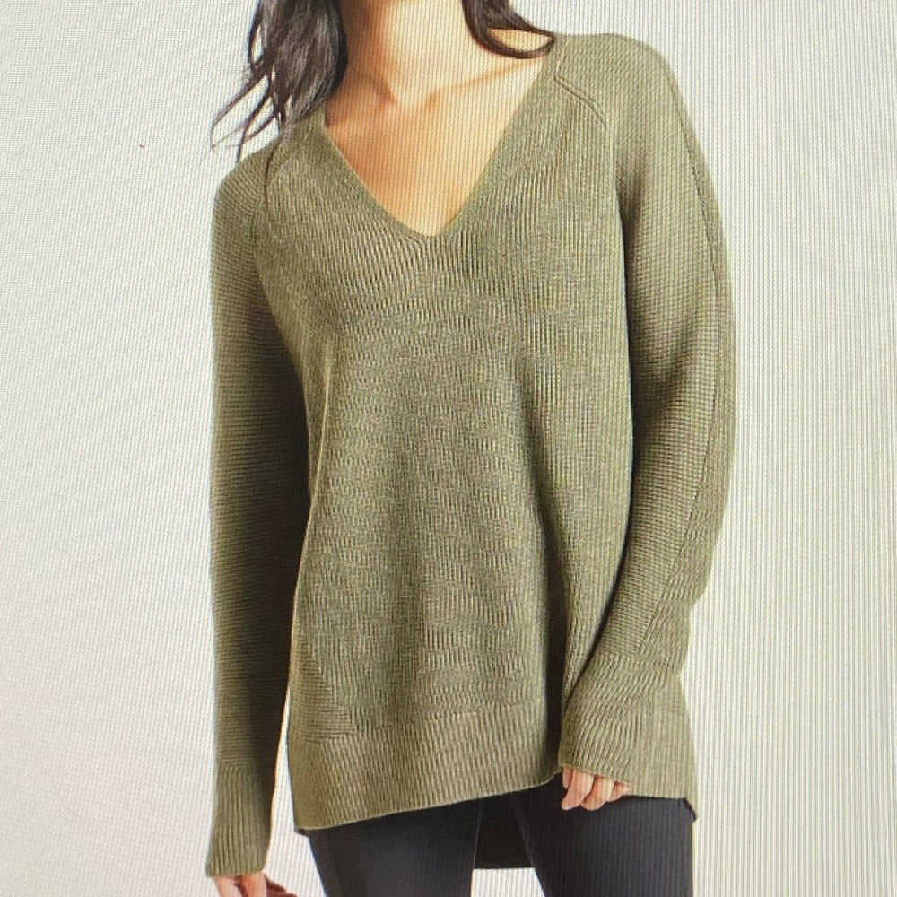 Athleta Hanover v neck sweater olive green small